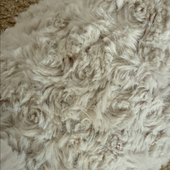 Super Cuddly Gaston The Sheep by Emilie & Theo - Picture 3 of 7